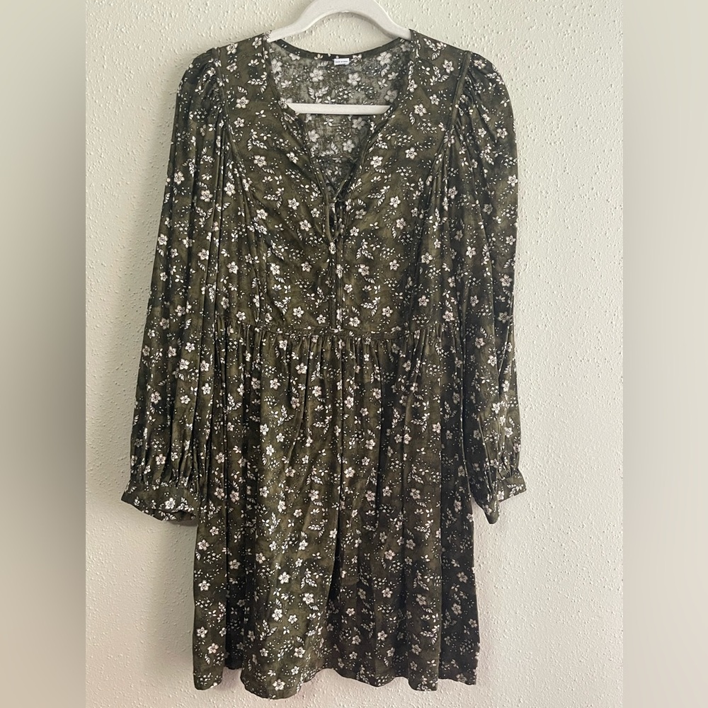 🌸 3 for $27 🌸 Old Navy Dark Green Floral Long Sleeve Dress